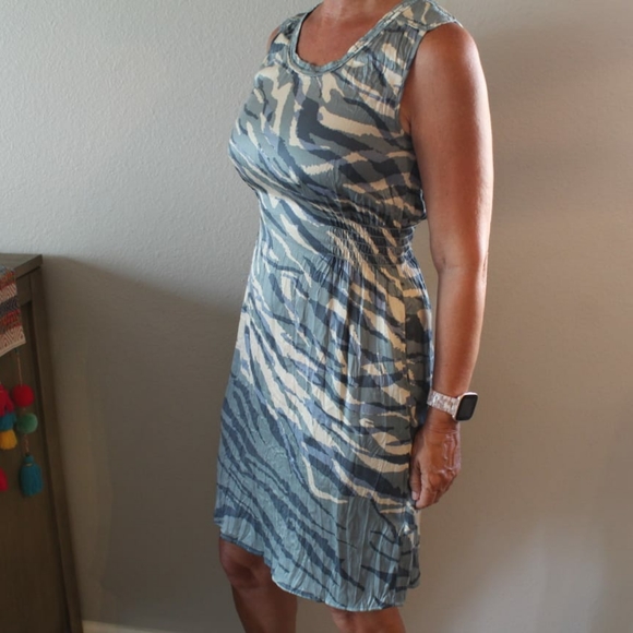 Crinkle Silk Dress - Picture 3 of 9